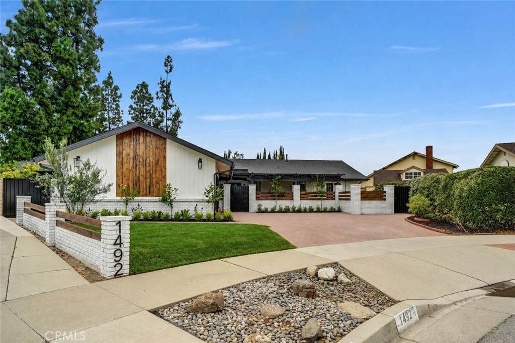 1492 Kathleen - Photo 1