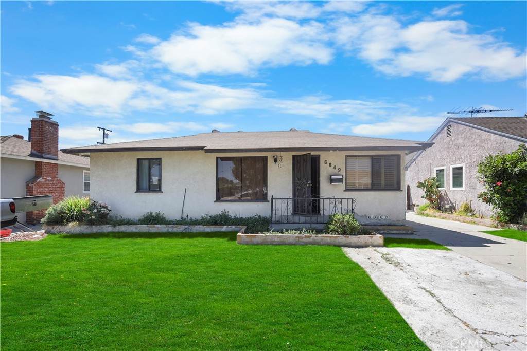 6049 Pennswood Avenue - Photo 1