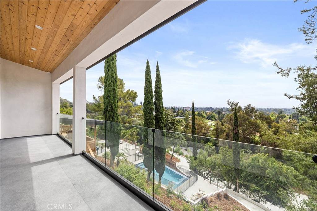 122 Patrician Way - Photo 1