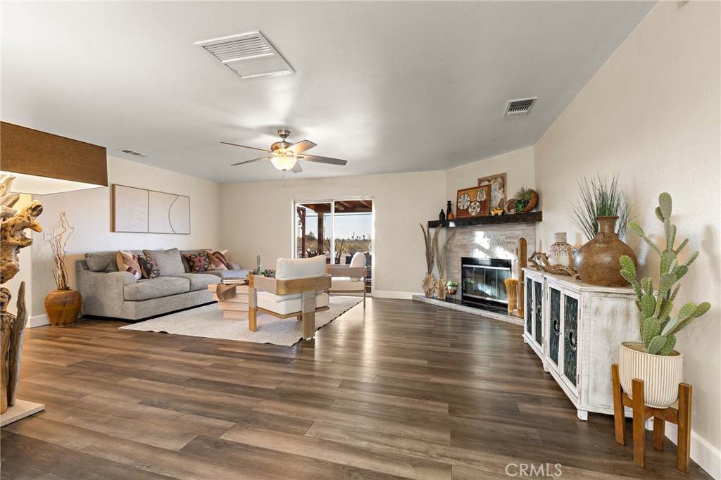 https://bt-photos.global.ssl.fastly.net/socal/orig_boomver_3_435184749-2.jpg