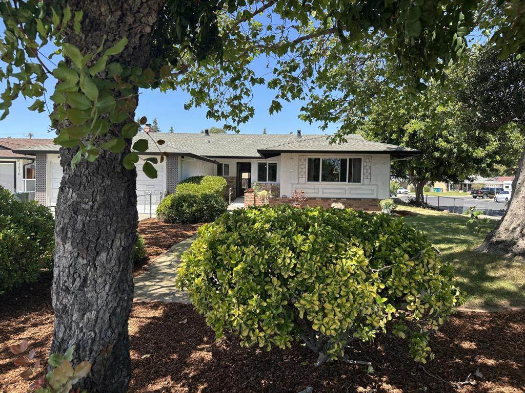 2680 Crest Court - Photo 1