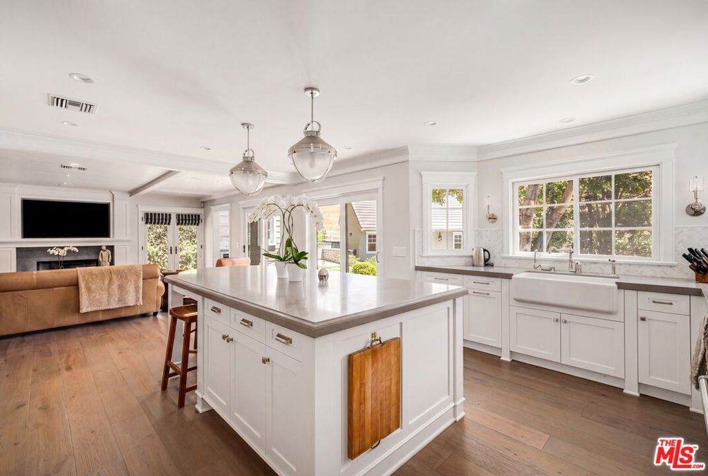 10 Holster Lane - Photo 1