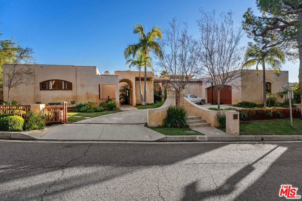 https://bt-photos.global.ssl.fastly.net/socal/orig_boomver_3_440607895-2.jpg