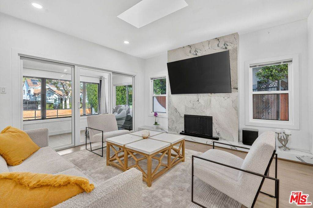 313 Sycamore Avenue - Photo 1