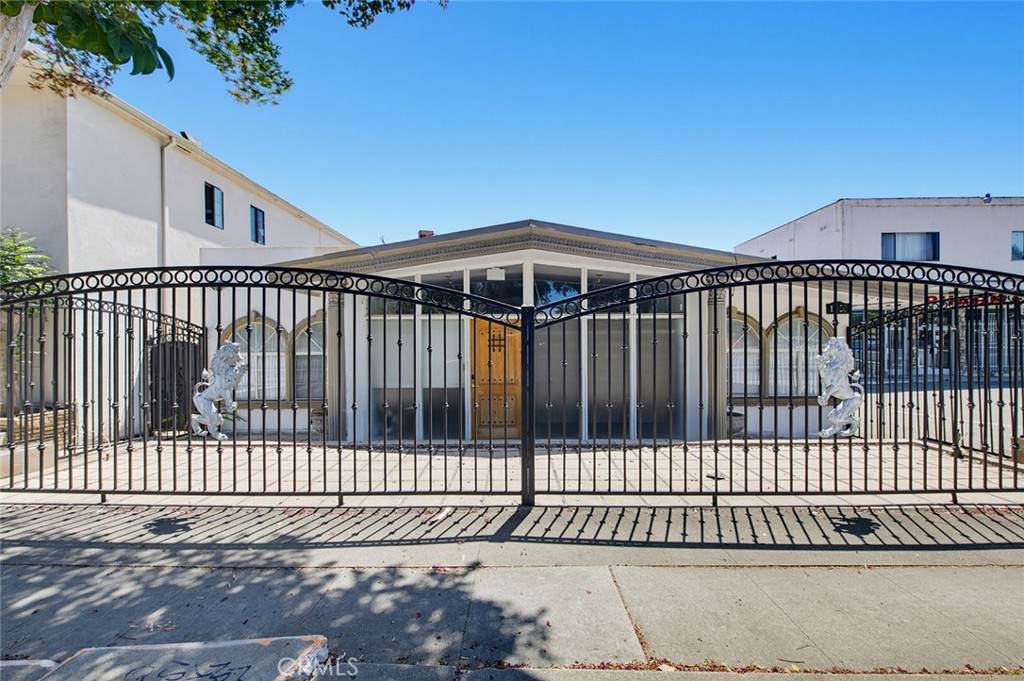 11128 Whittier Boulevard - Photo 1