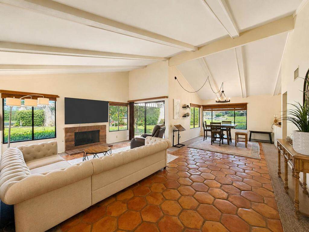 30 Tennis Club Drive - Photo 1