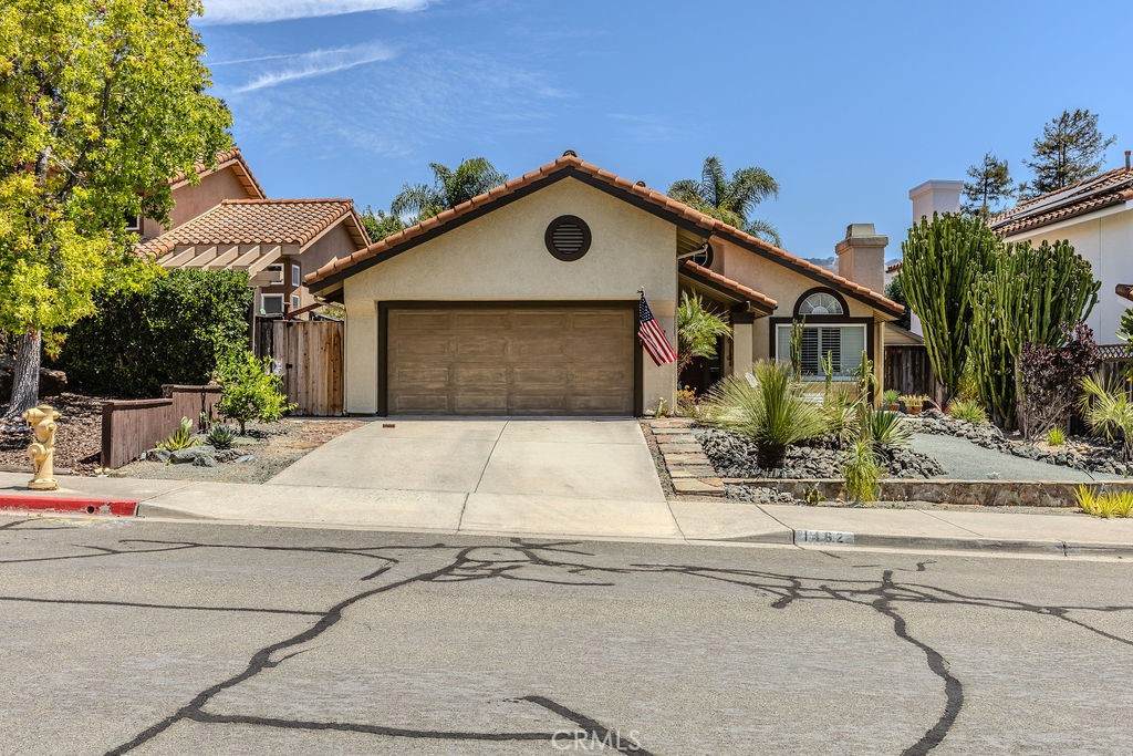 1462 Ashmore - Photo 1