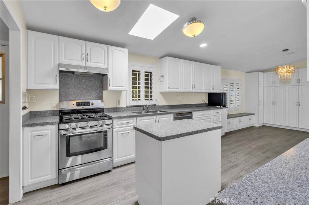 971 Borden - Photo 1