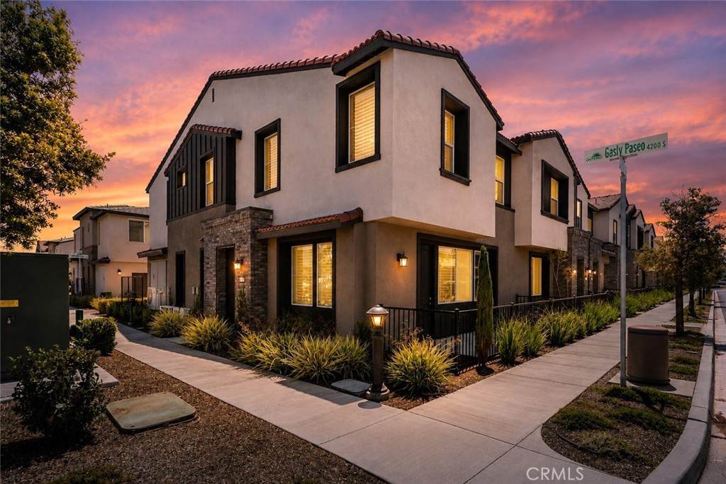 2843 Bedford Privado - Photo 1