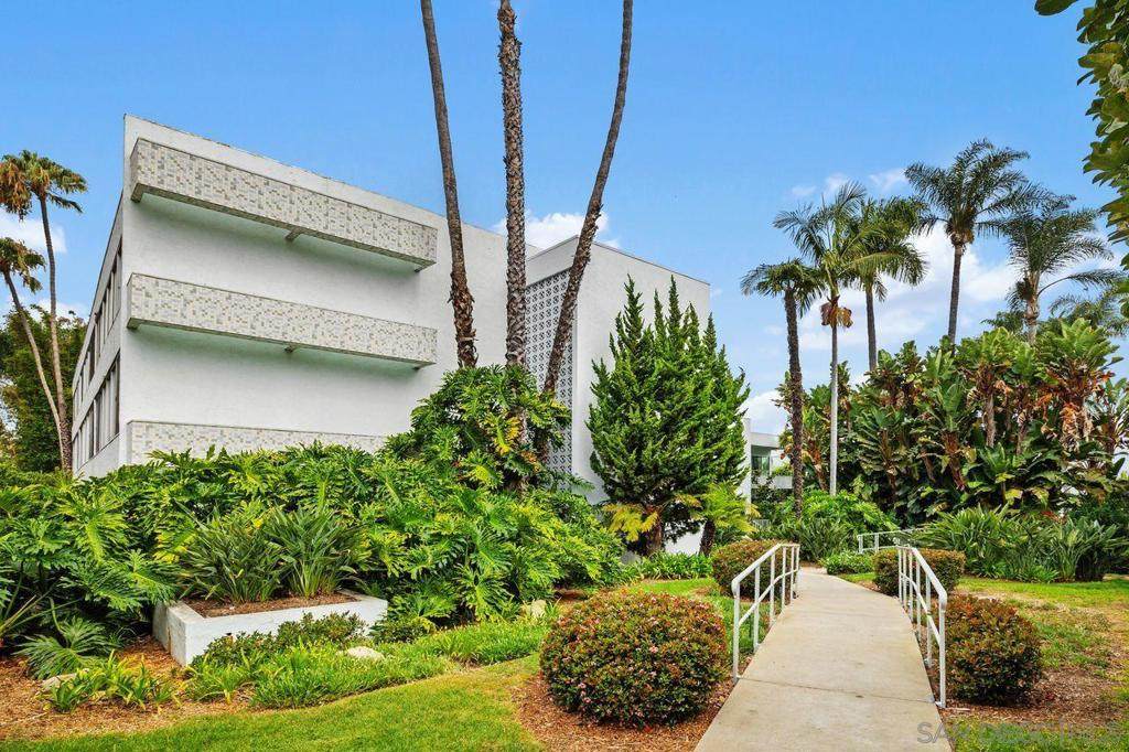 2368 Torrey Pines Road - Photo 1