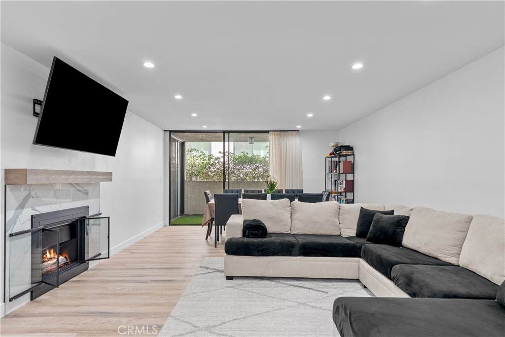 5325 Lindley Avenue - Photo 1