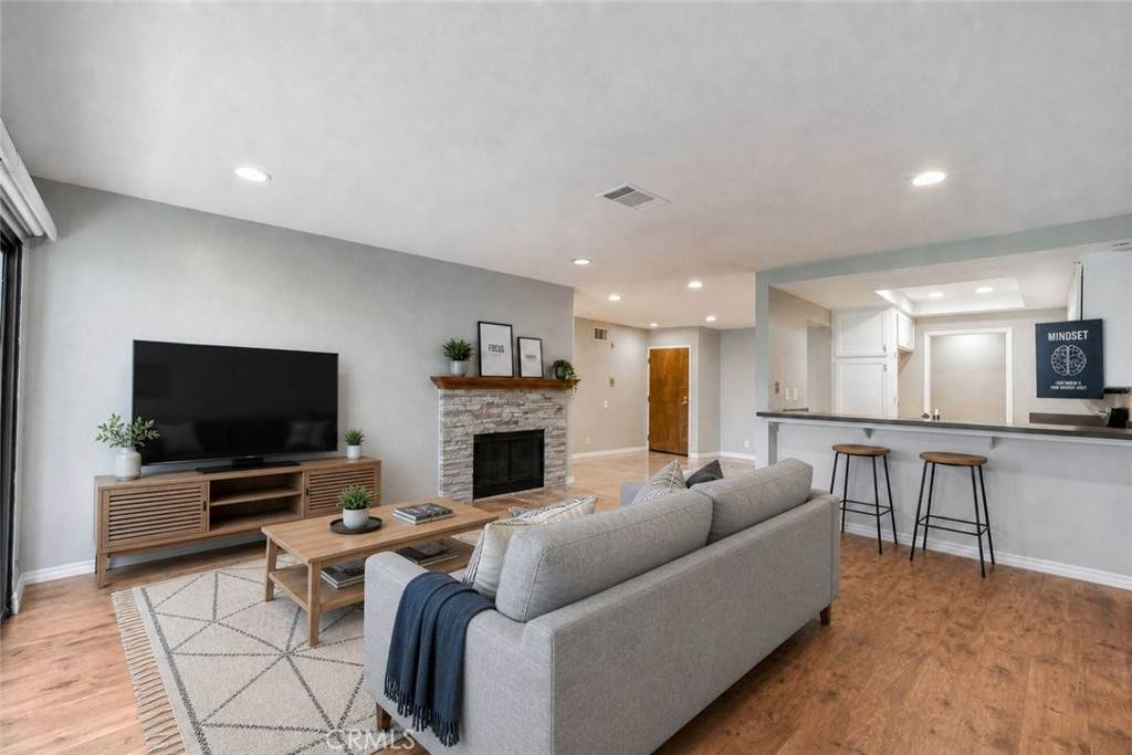 4114 Apricot - Photo 1