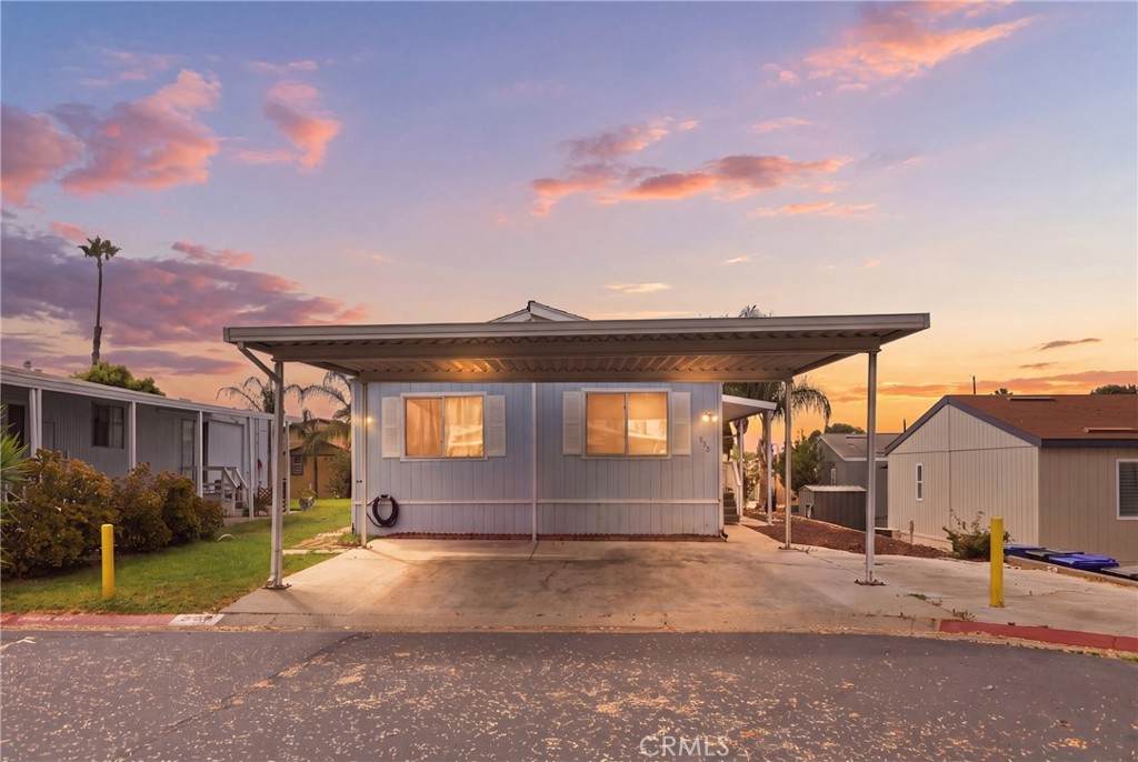 1855 Riverside - Photo 1