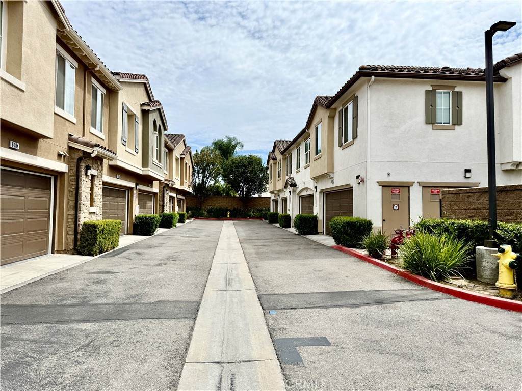 https://bt-photos.global.ssl.fastly.net/socal/orig_boomver_2_447890111-2.jpg