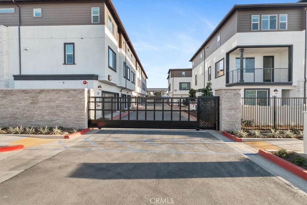 https://bt-photos.global.ssl.fastly.net/socal/orig_boomver_3_447936907-2.jpg