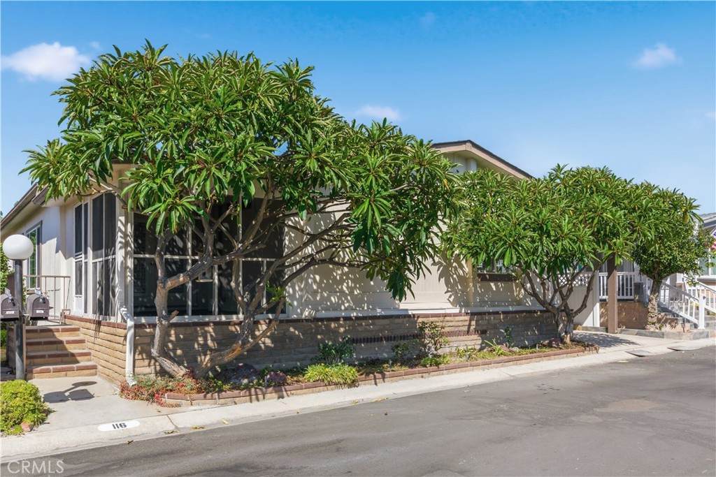 5200 Irvine Blvd. - Photo 1