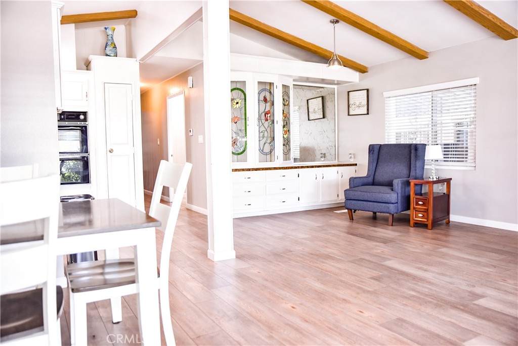10681 Oak - Photo 1