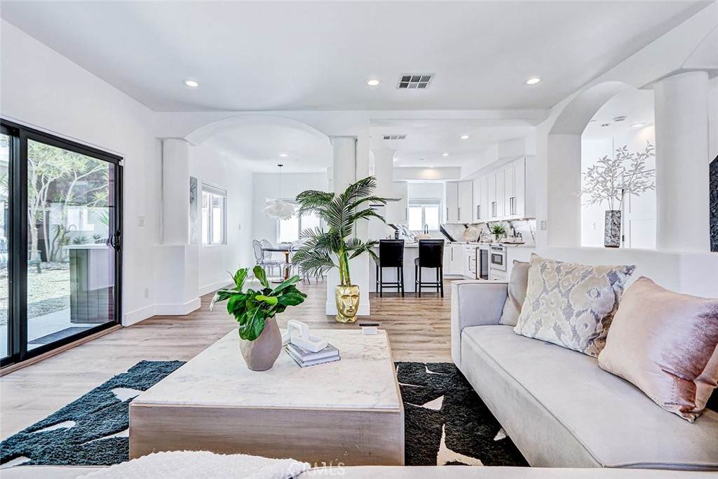 2113 Harriman - Photo 1