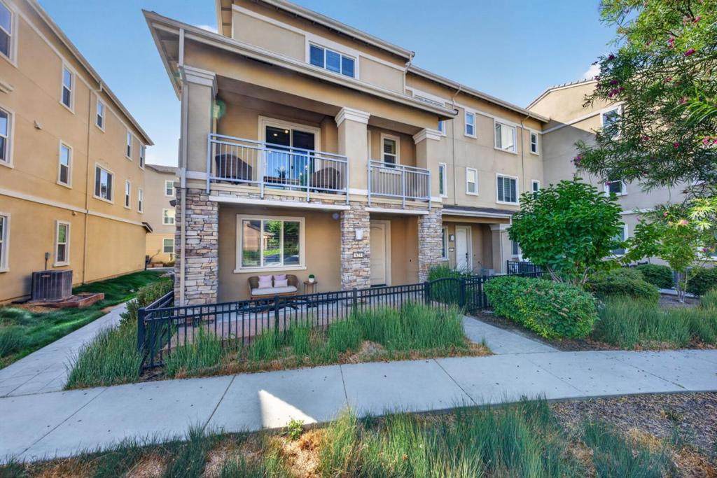 623 Avenue One - Photo 1