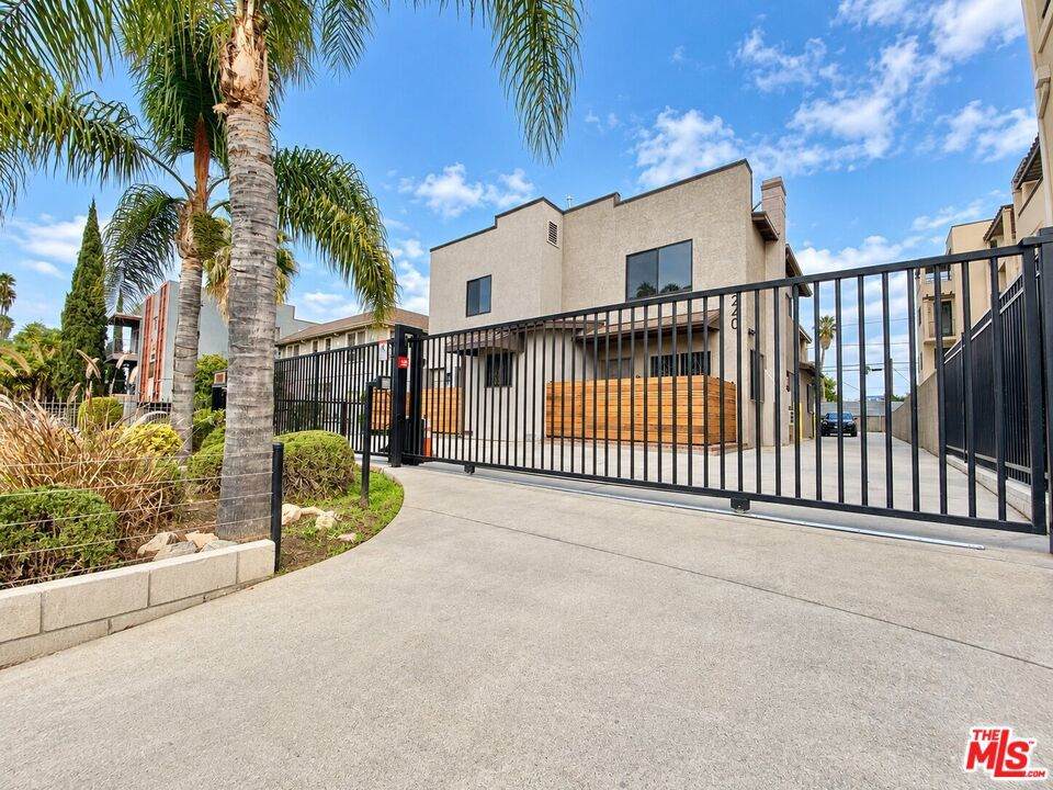 https://bt-photos.global.ssl.fastly.net/socal/orig_boomver_2_570225918-2.jpg