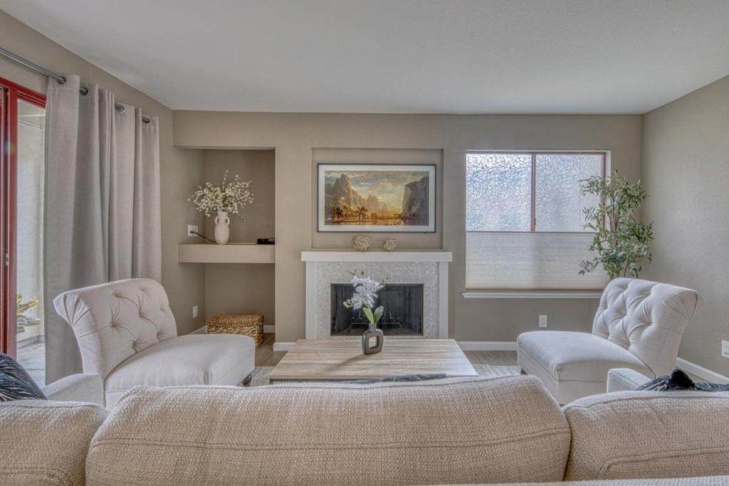 2402 Main Street - Photo 1