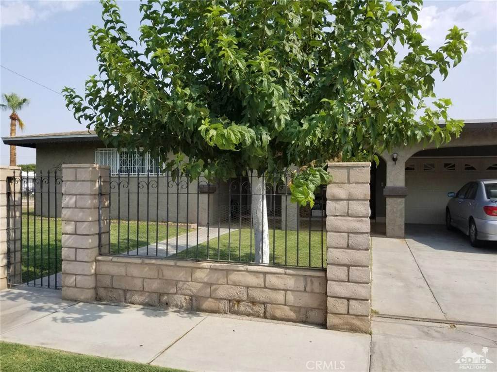 52448 Oasis Palms Avenue - Photo 1
