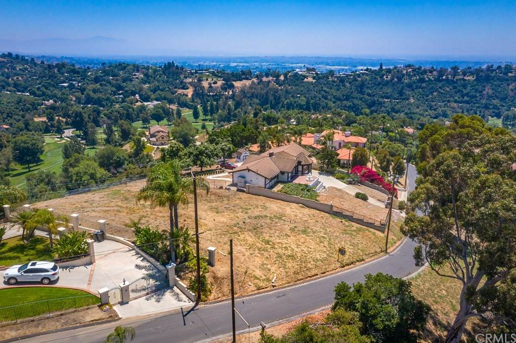 2114 Ahuacate Road - Photo 1