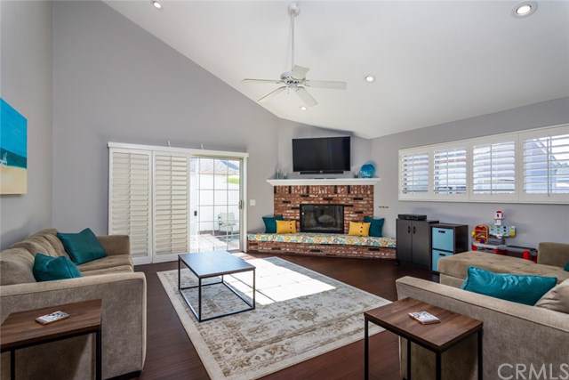 3409 Kallin Avenue - Photo 1