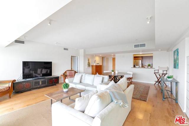 13600 Marina Pointe Drive - Photo 1
