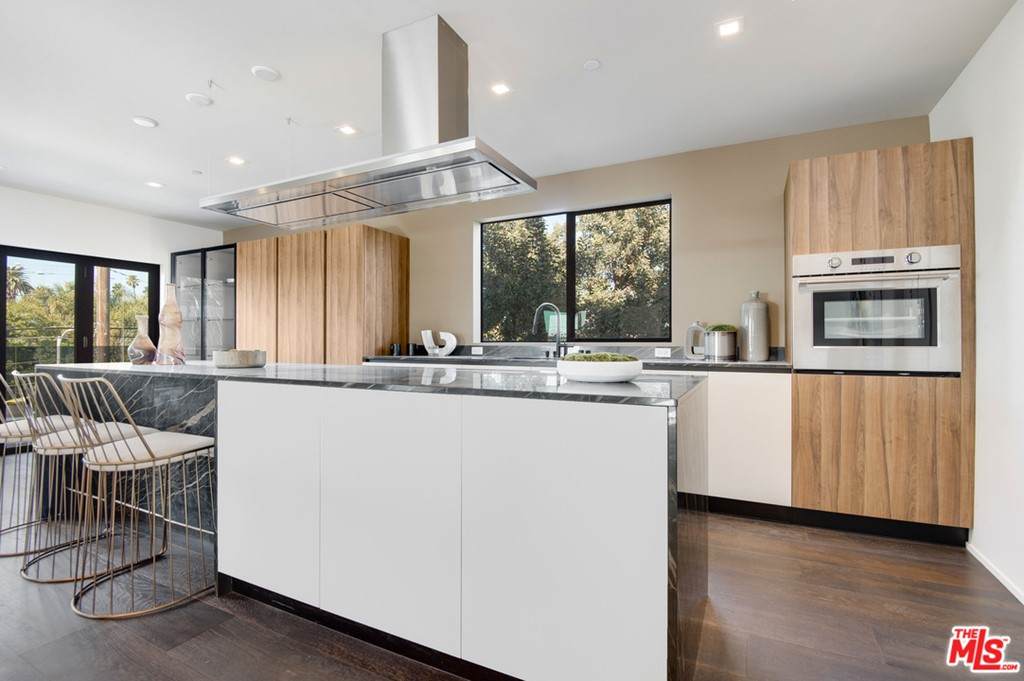 1208 Palms Boulevard - Photo 1