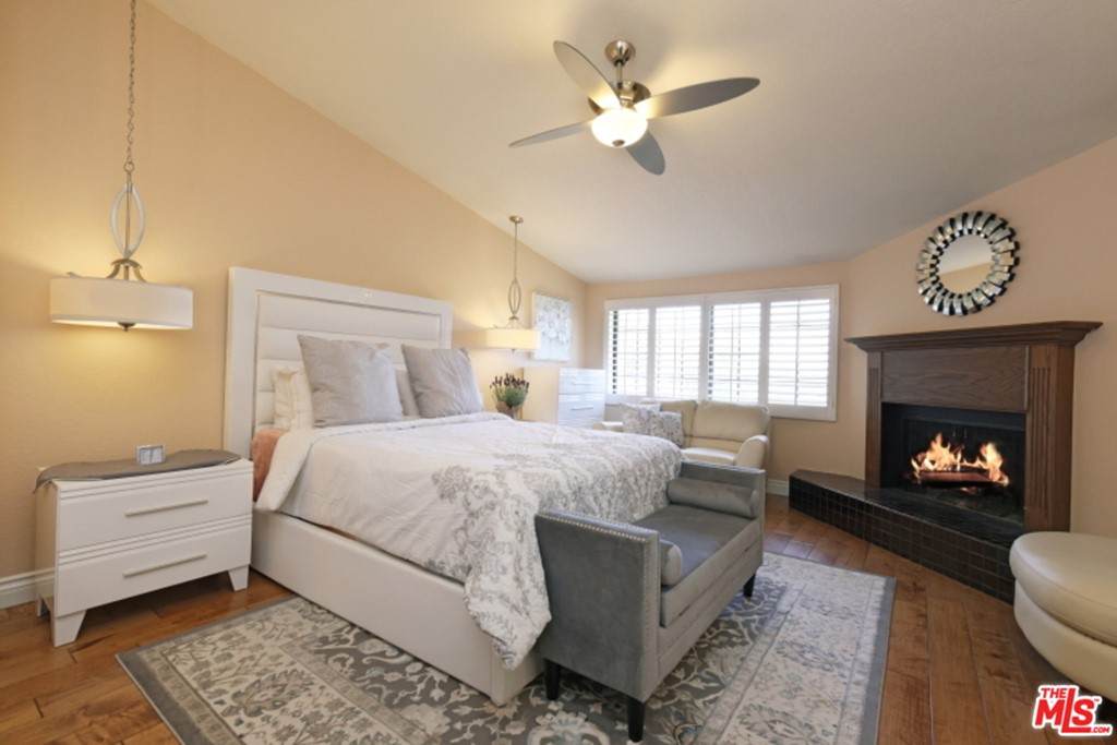 24410 Victory Boulevard - Photo 1