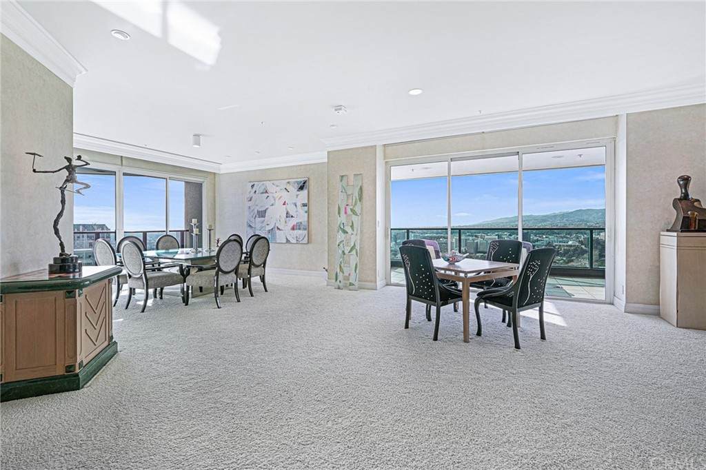 10490 Wilshire Boulevard - Photo 1