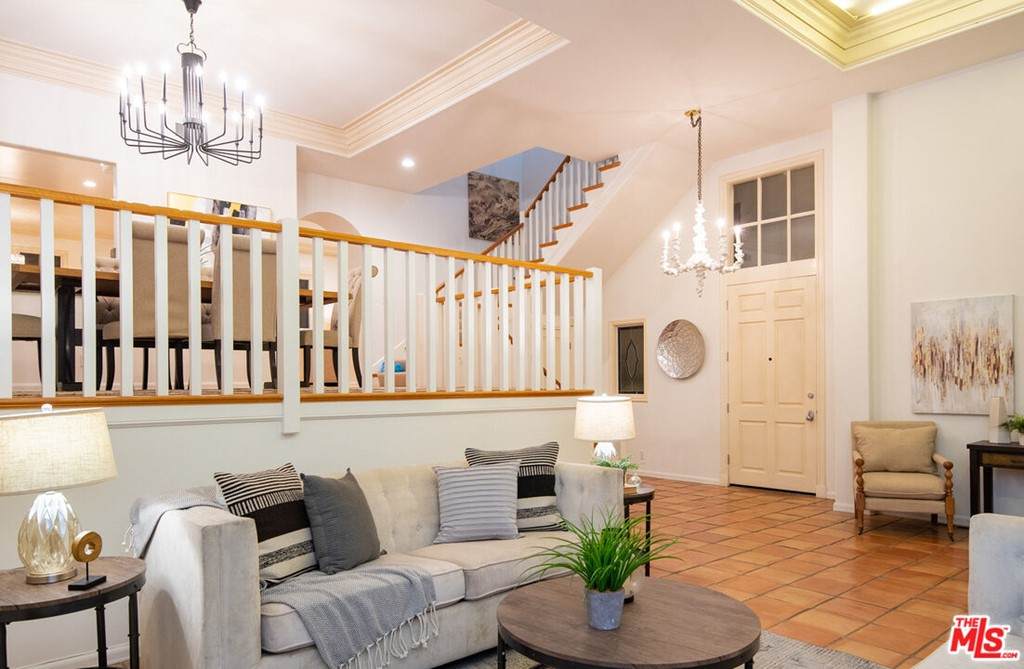 115 Roma Court - Photo 1