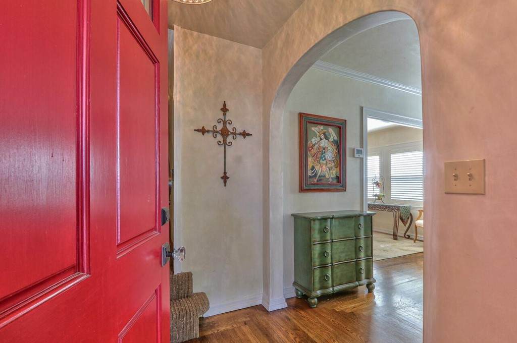 213 Oak Street - Photo 1