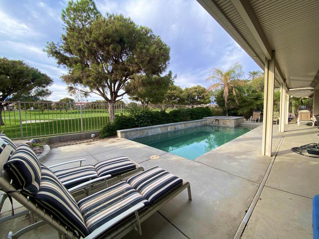 37671 Pineknoll Avenue - Photo 1