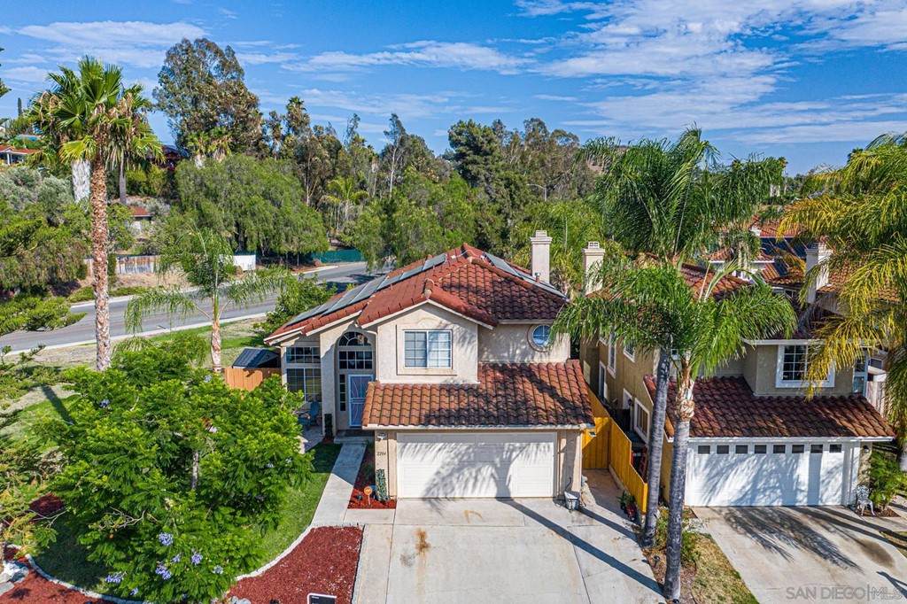 2204 Pleasantwood Ln - Photo 1