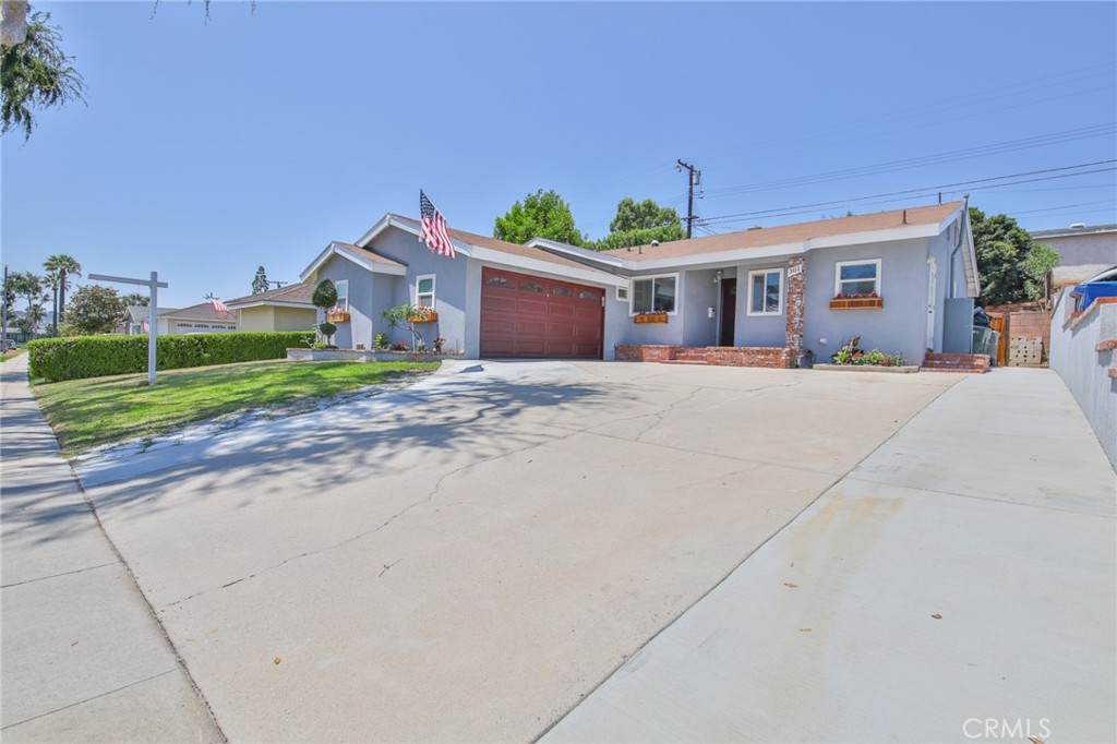 301 La Plaza Drive - Photo 1