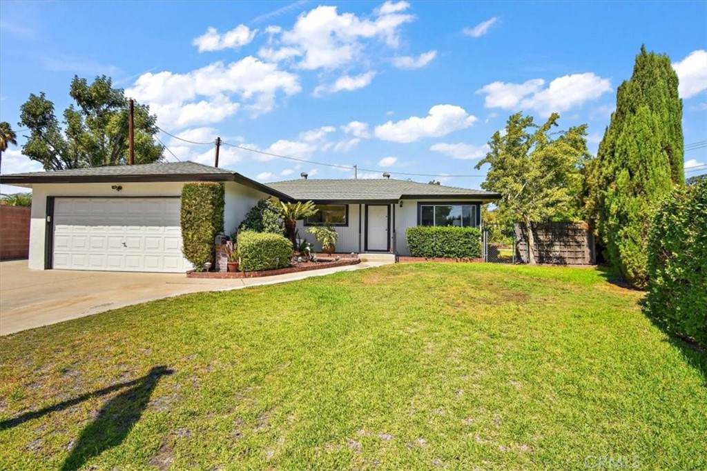 217 Renwick Road - Photo 1