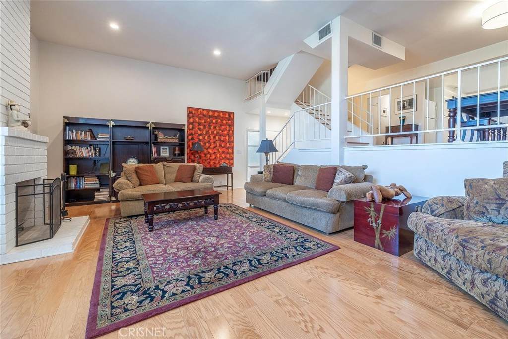 5409 Yarmouth Avenue - Photo 1