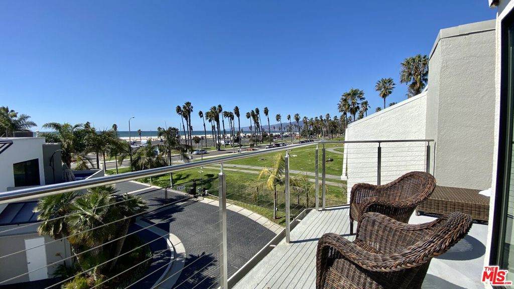 42 Sea Colony Drive - Photo 1