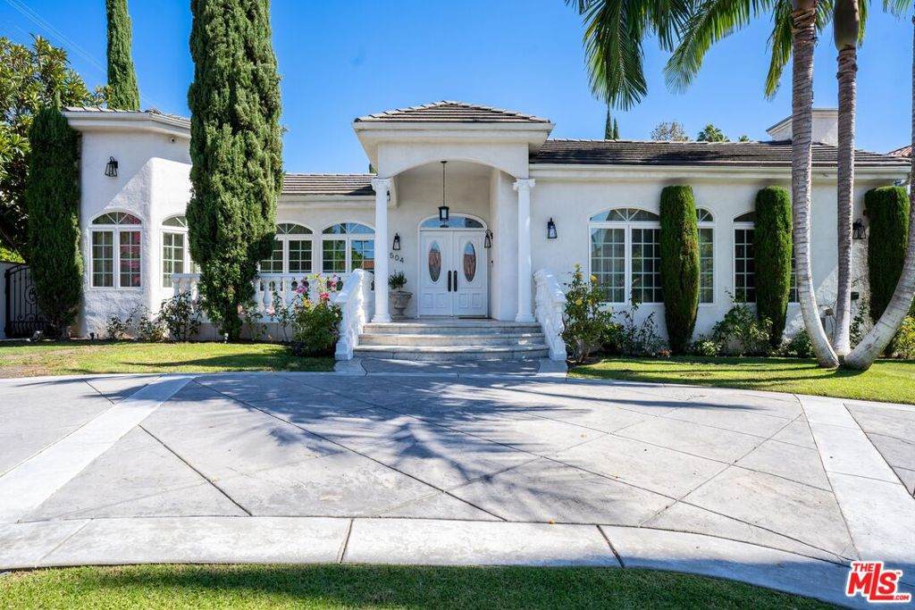 504 Bedford Drive - Photo 1