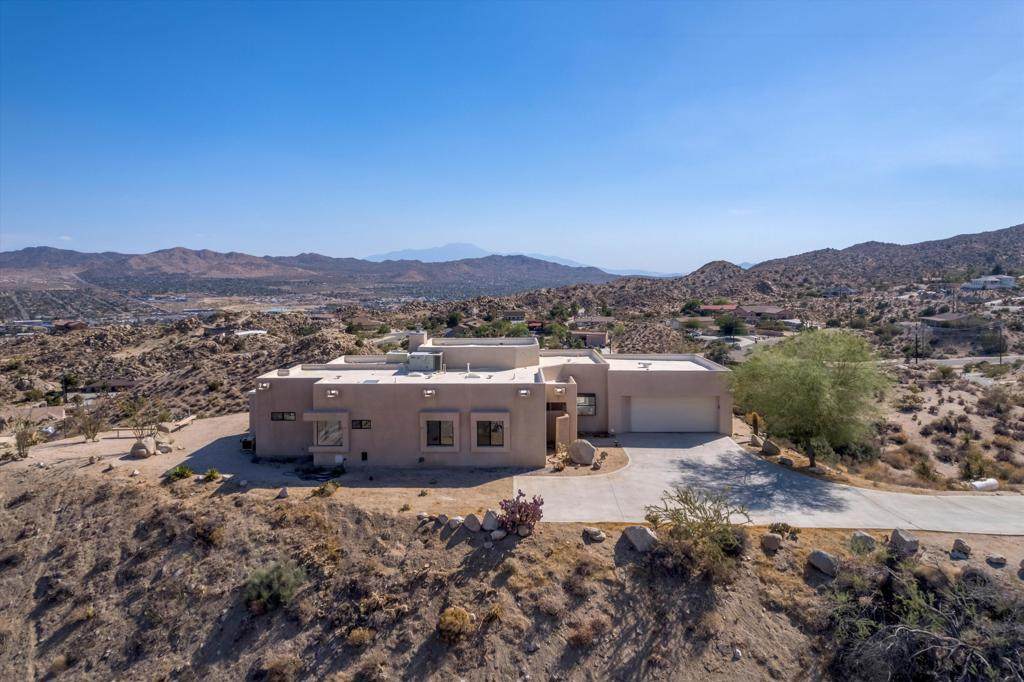 57075 Farrelo Court - Photo 1