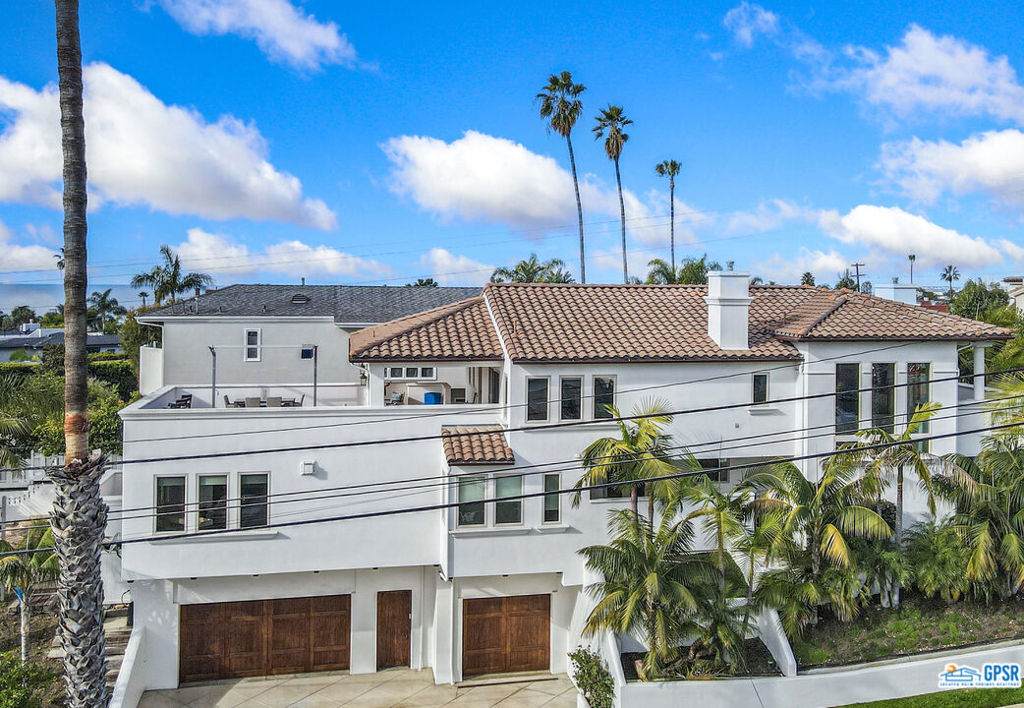 205 Avenida Valencia - Photo 1