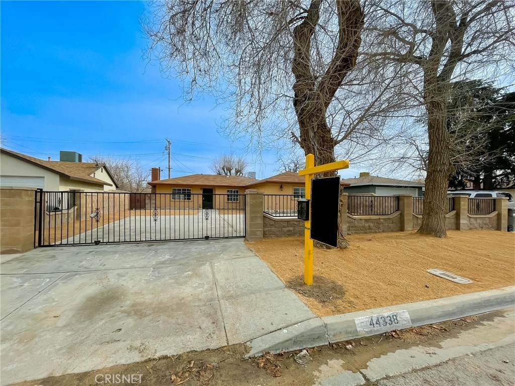 44338 Sundell Avenue - Photo 1