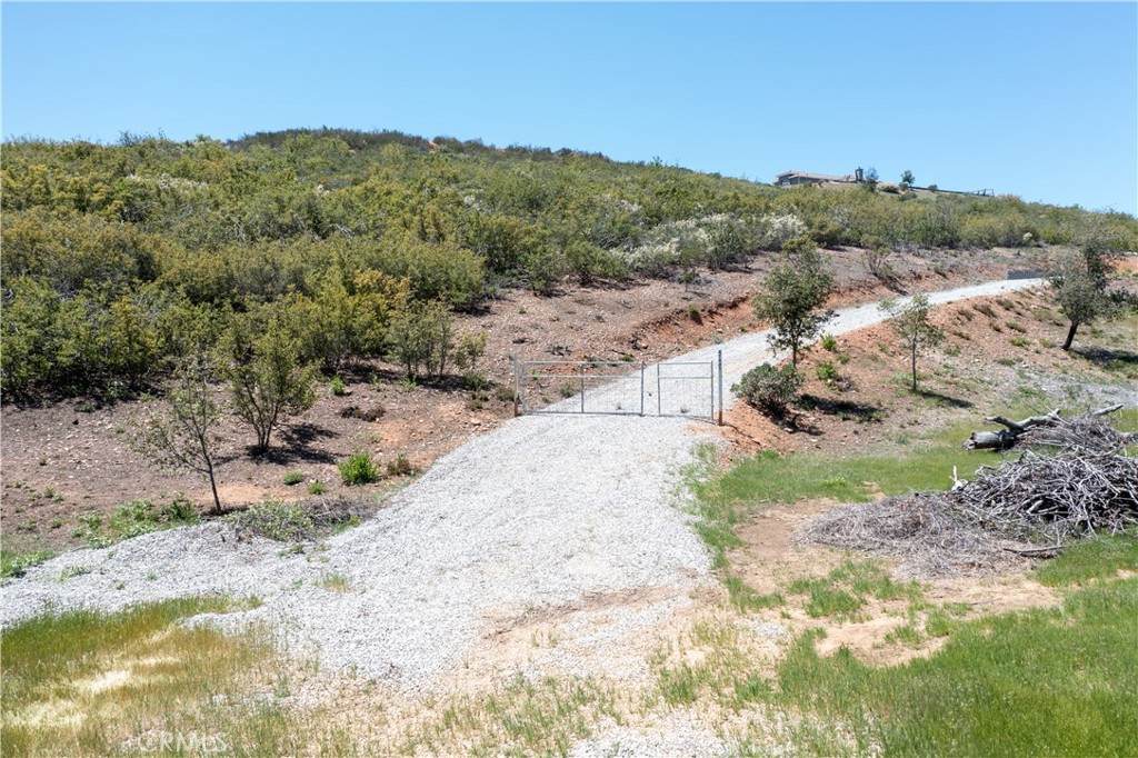 47405 Woodcliff Drive - Photo 1