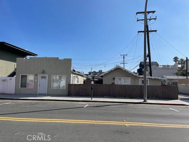 216 Walnut Avenue - Photo 1