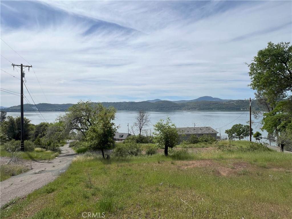 3651 Parkview Drive - Photo 1