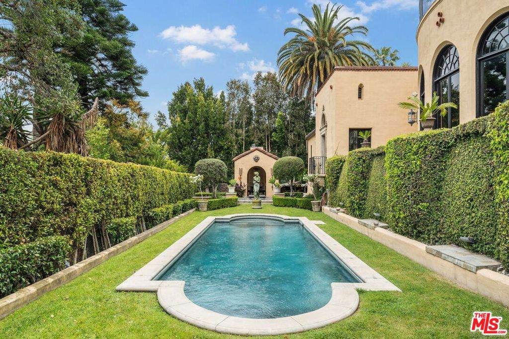 4320 Cedarhurst Circle - Photo 1