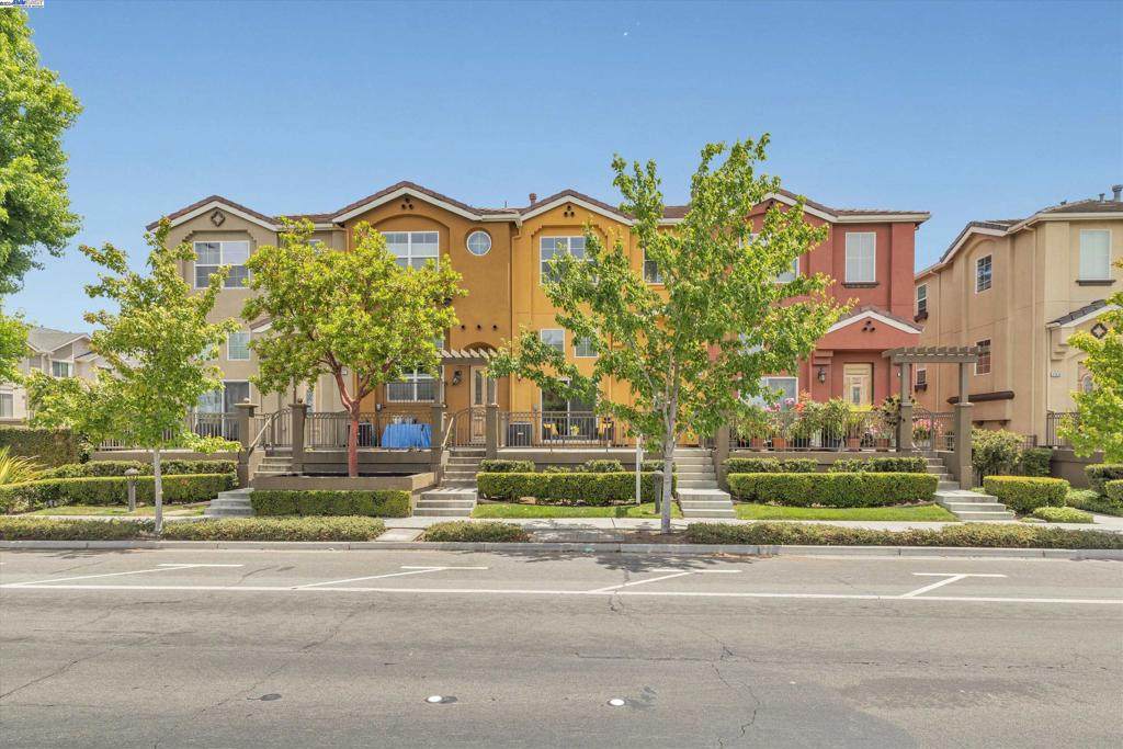 41919 Cerchio Terrace - Photo 1