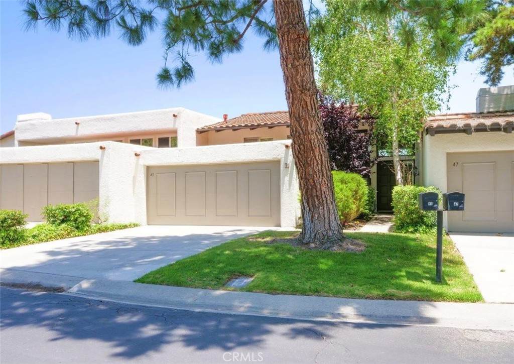 45 Oaktree Lane - Photo 1